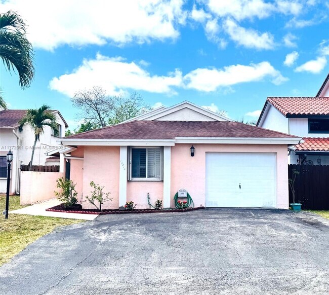 Building Photo - 14814 SW 108th Terrace Rental