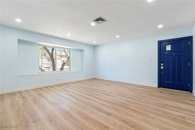 Photo - 3740 Lillo St