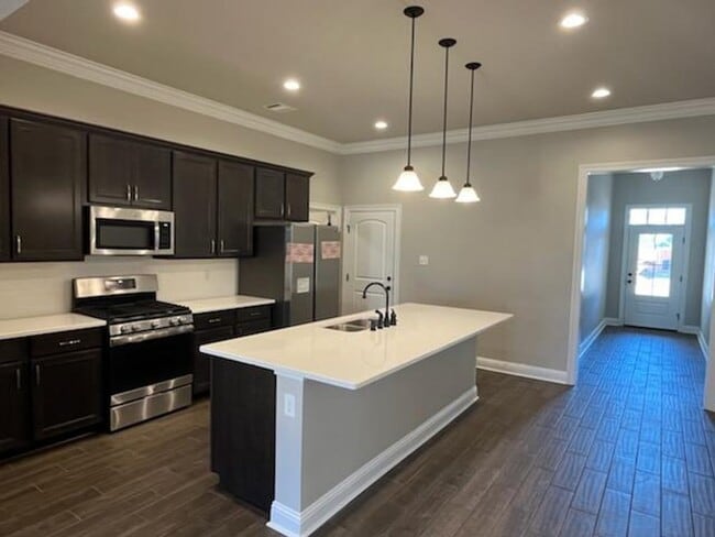 Building Photo - 418 Mangrove Ln