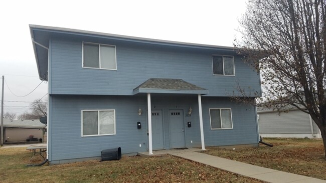 Building Photo - 2625 4th Ave Unit 2
