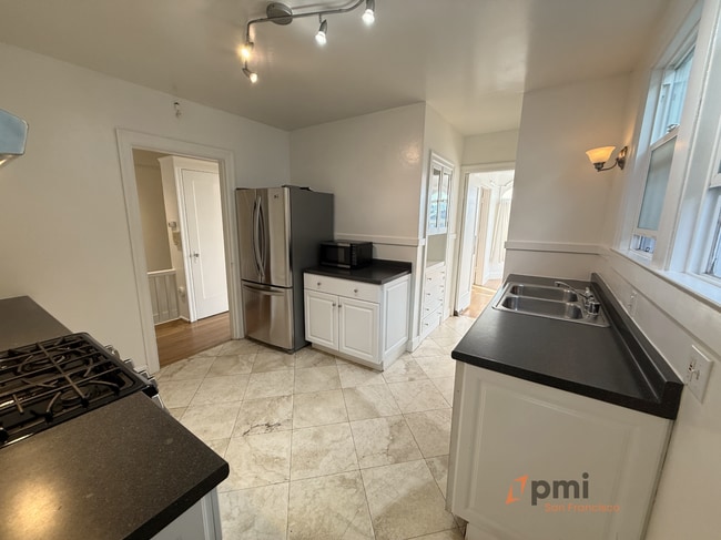 Photo - 2 Bd / 1 Ba Hillside Castle with Parking, Yard & Scenic Views