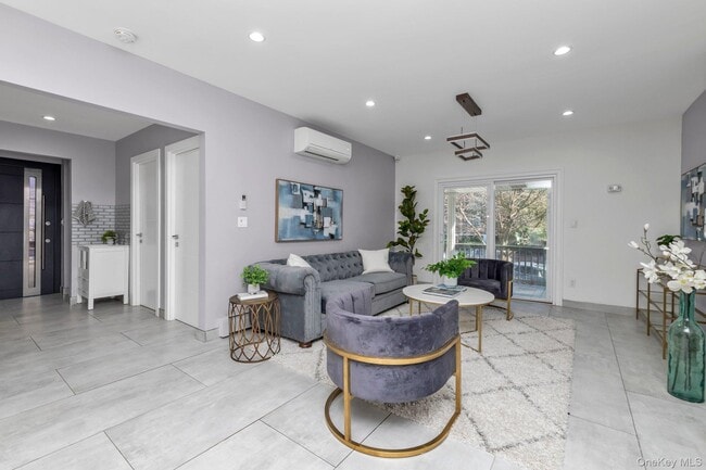 Photo - 83-34 116th St