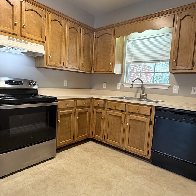 Photo - 105 Shine Dr