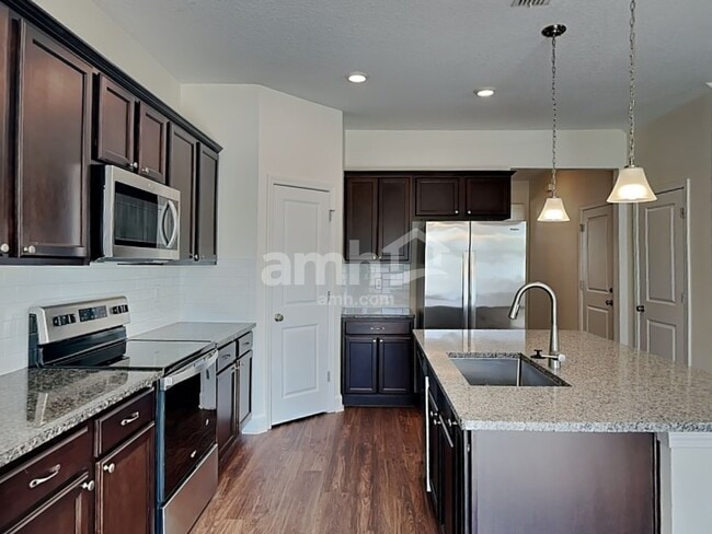 Photo - 4540 Reisswood Loop