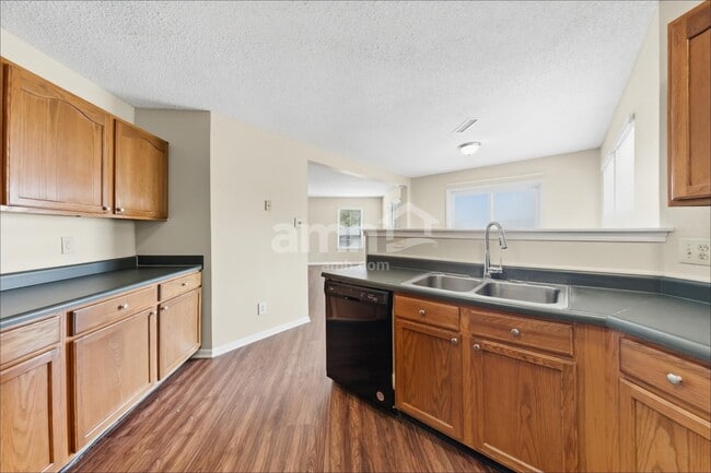 8852 Story Dr