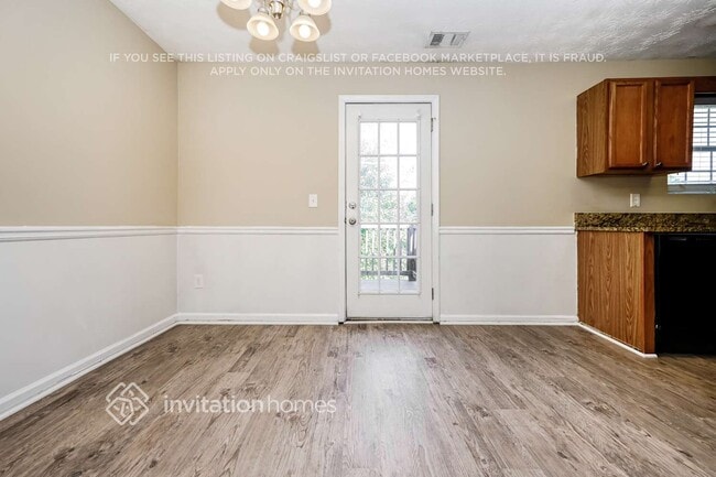 Photo - 1638 Boxcar Pl NE