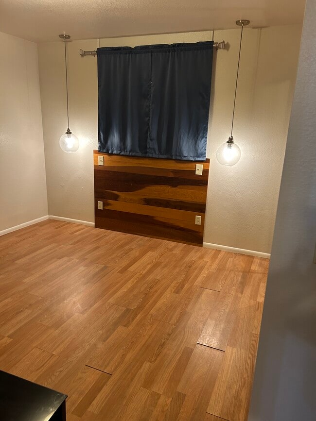 Photo - 810 S Owens Ln