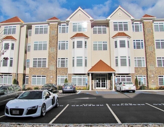 Photo - 104 E Elizabeth Ave