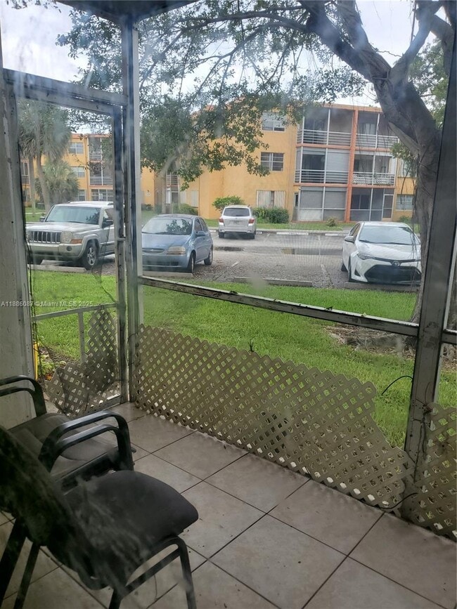 Building Photo - 4344 NW 9th Ave Unit 1B