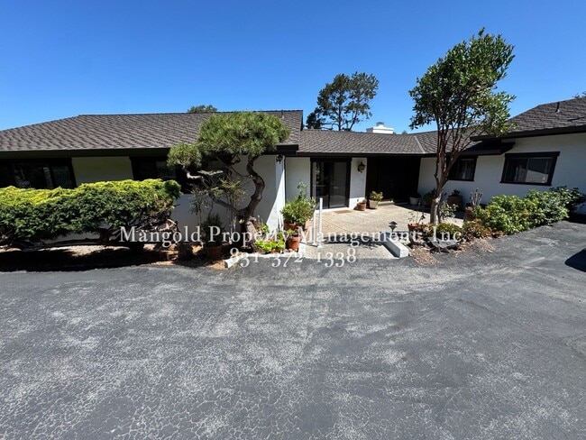 Charming 3-Bed, 2-Bath Home with Large Bac... - Charming 3-Bed, 2-Bath Home with Large Bac...