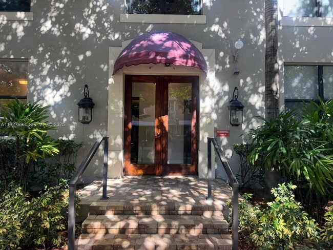 Photo - 1919 Van Buren St Unit 118A