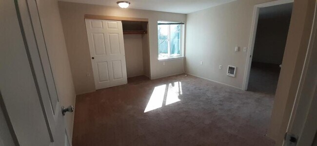 Photo - 274 SE Kingwood Ave