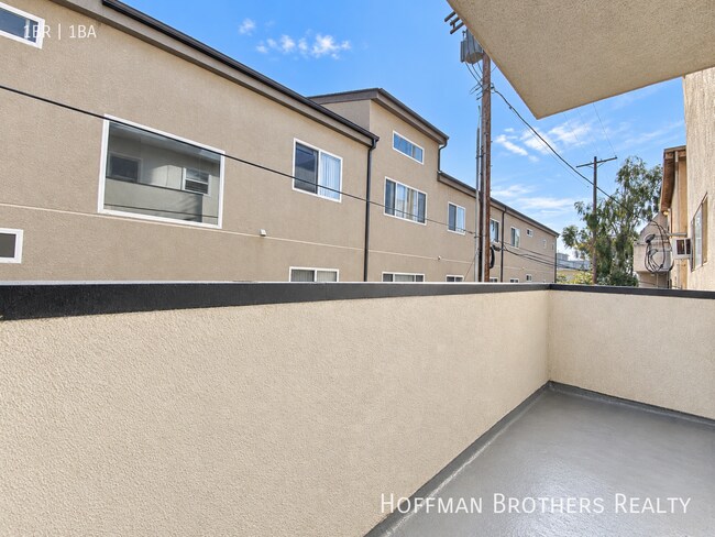 5726 Camellia Ave Unit 306