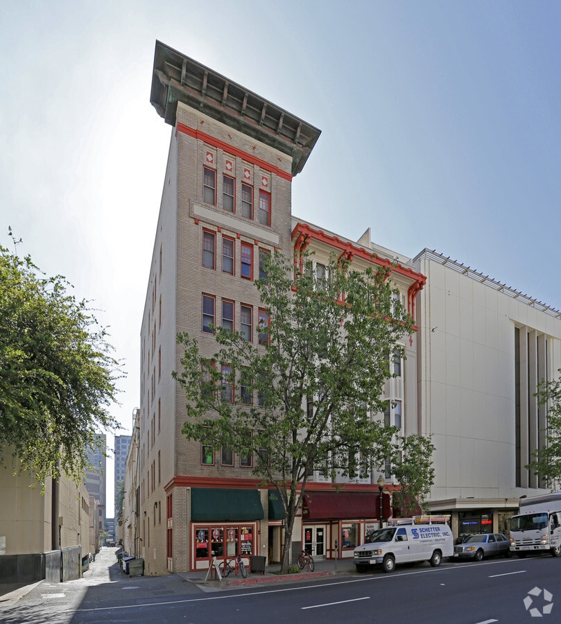 Photo - Shasta Hotel Apartments