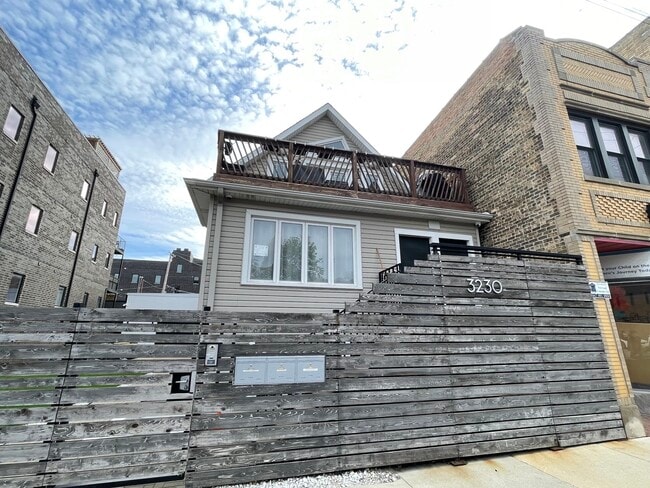 Building Photo - 3230 N Elston Ave