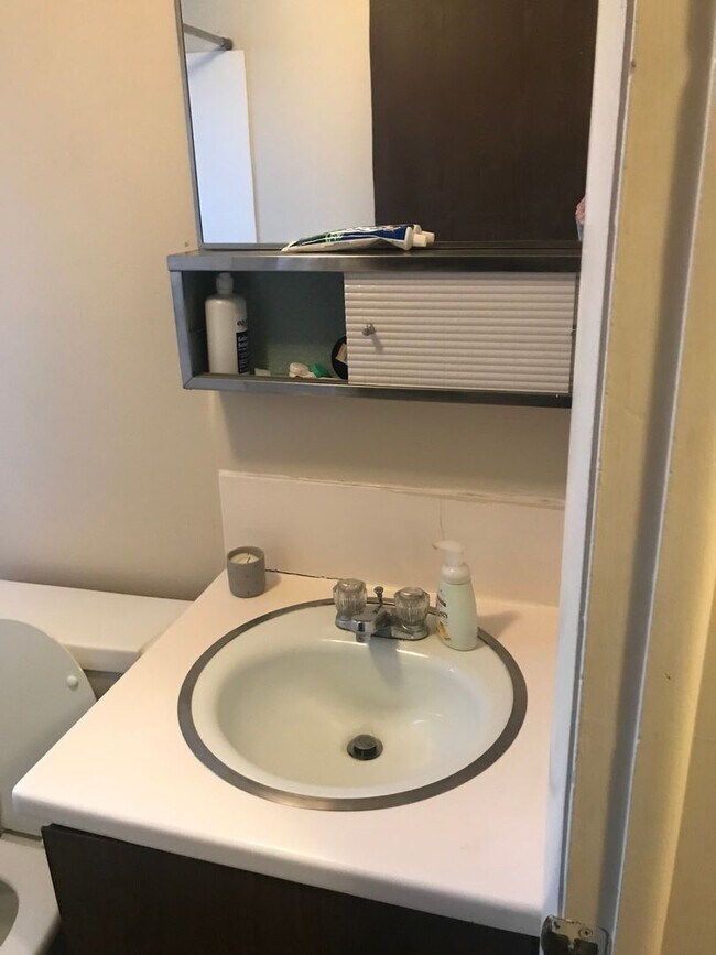 Photo - 1B/1B Pet Friendly Apartment South of BYU Unit 109