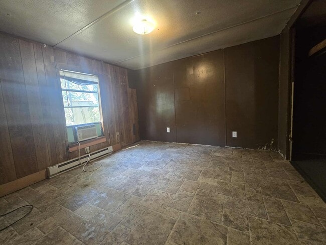 Photo - 1380 Mapleash Ave