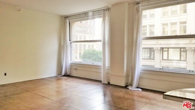 Photo - 215 W 7th St Unit 307