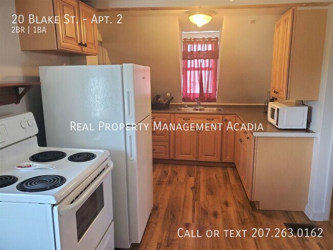 Updated 2nd Floor, 2 Bedroom Apartment - Updated 2nd Floor, 2 Bedroom Apartment Unidad Apt. 2