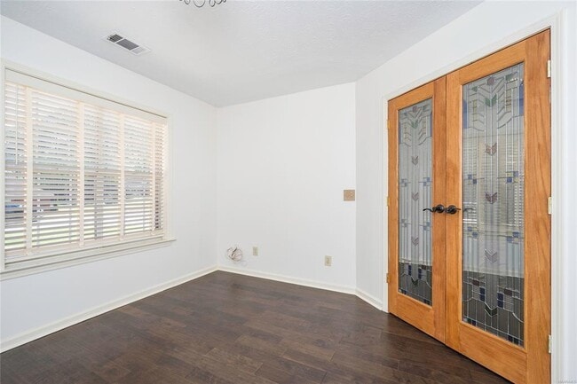 Photo - 561 Pine Tree Ln