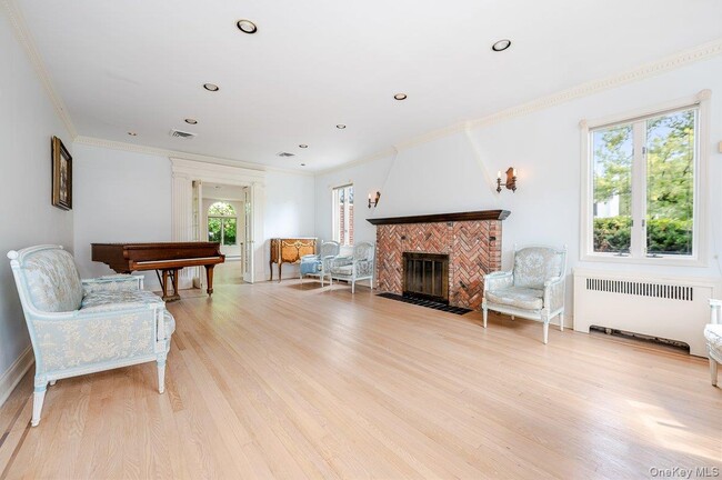 Photo - 1 Parkside Dr