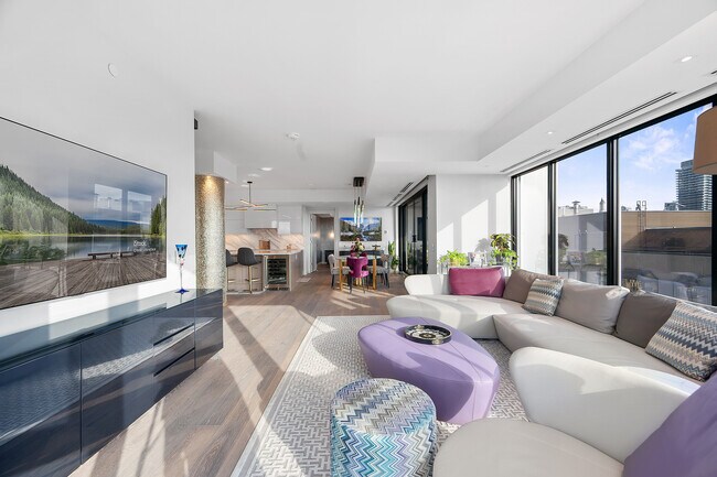 Building Photo - 200 Cumberland St