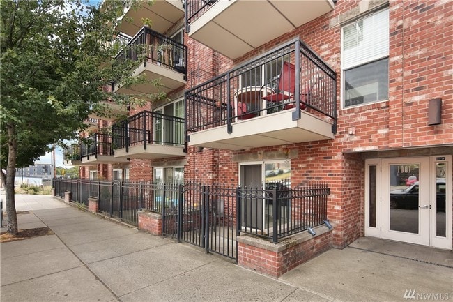 Photo - 1001 N State St Unidad 107