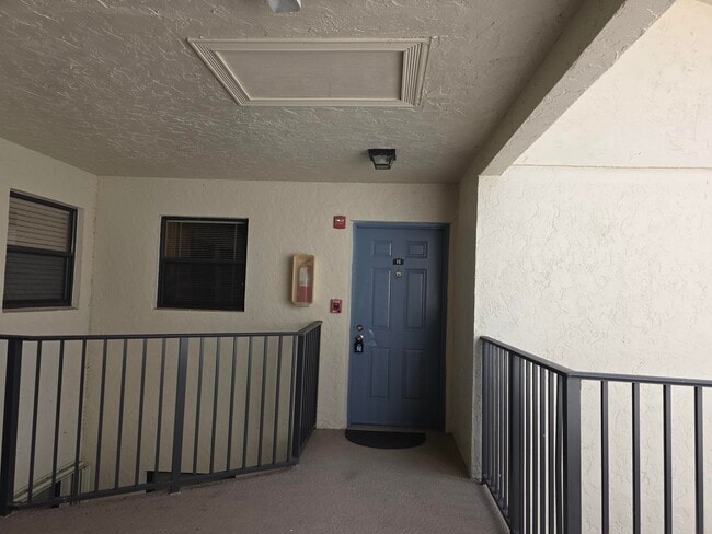 Photo - 1542 Lake Crystal Dr Unit H