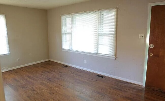 Photo - 767 Allendale Dr