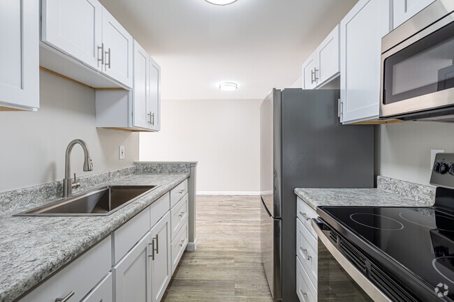 1BR, 1BA - Kitchen