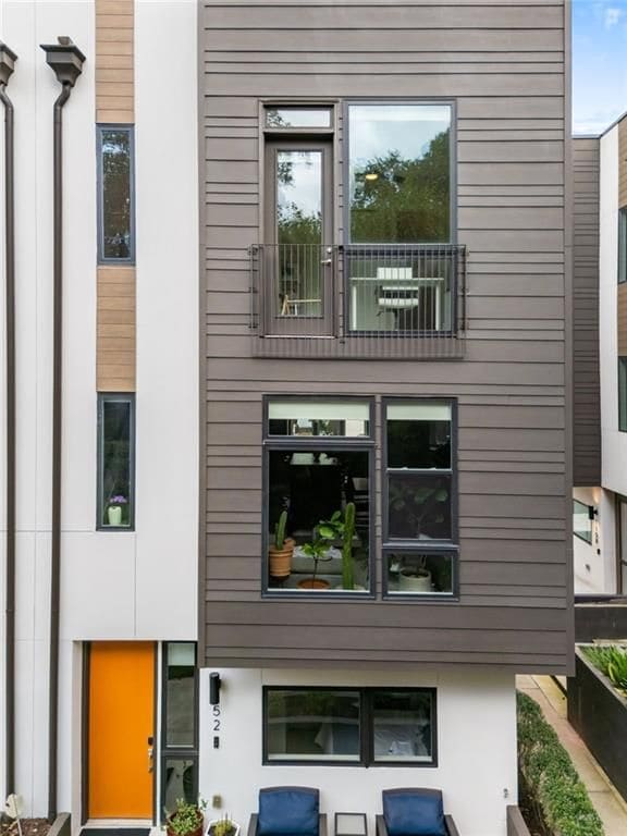 Photo - 52 Reynolds Square Ln