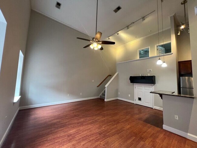 Photo - 2418 E Franklin St