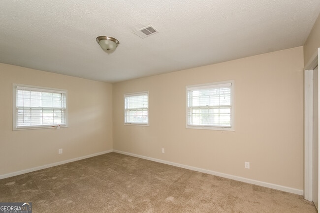 Photo - 6090 Graceland Cir