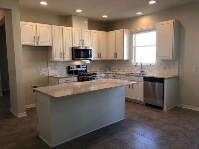 Photo - 2715 Creekmore Ct