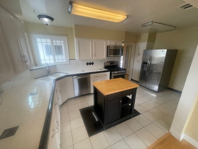 5303 W 123rd Pl