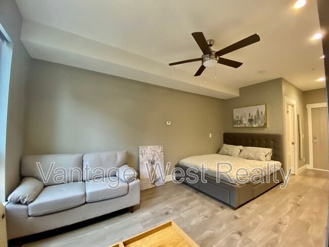 Photo - 925-925 Leon Ave