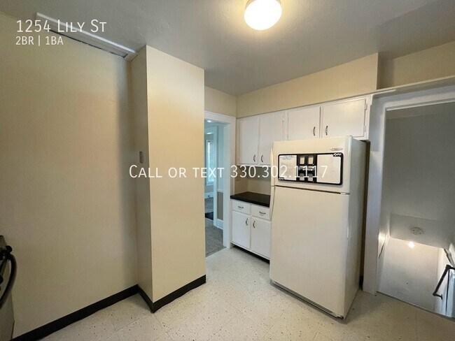 Photo - 1254 Lily St