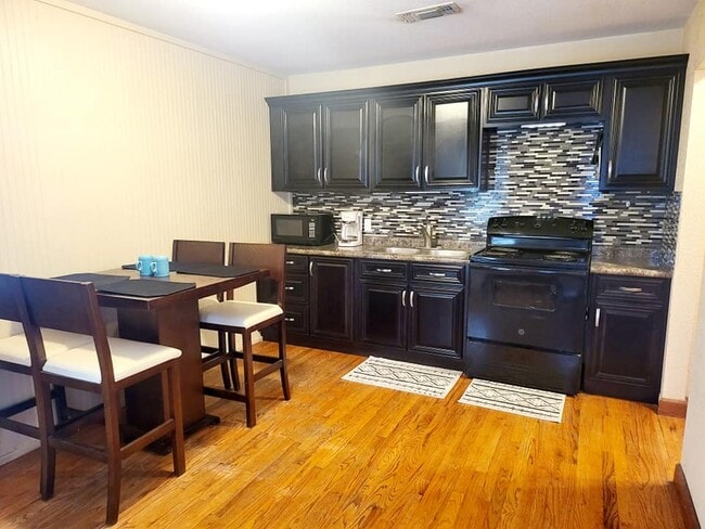 Photo - 1546 Locust St Unit A