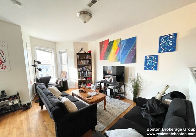 Photo - 147 Marcella St