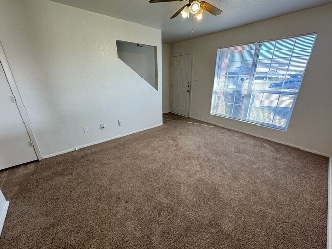 Photo - 1709 Kylie Cir Unidad Apt A