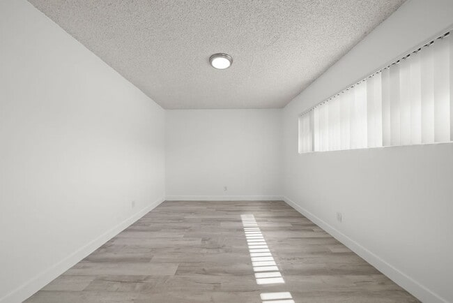 835-845 Glenway Dr.