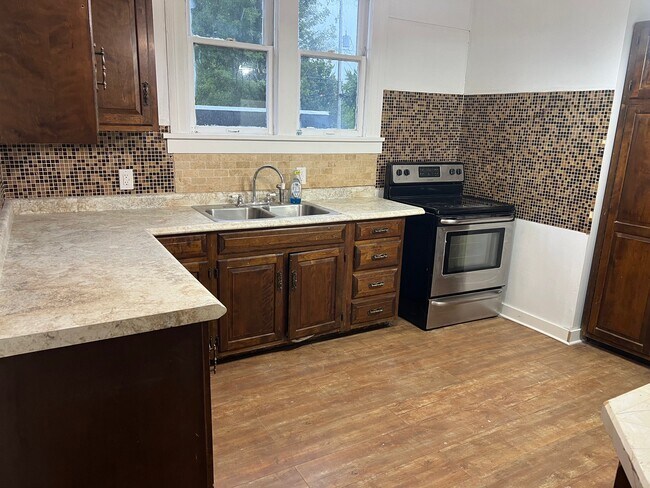 601 1st St Unit 1