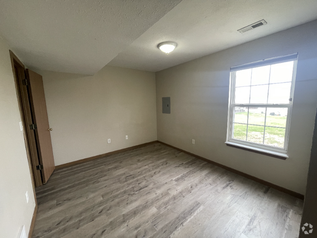 Building Photo - 3403 Westwind Dr Unit A Rental