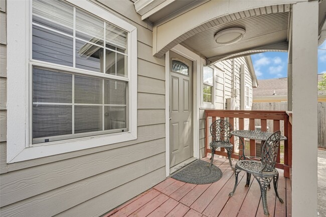 Photo - 2809 Tooke St