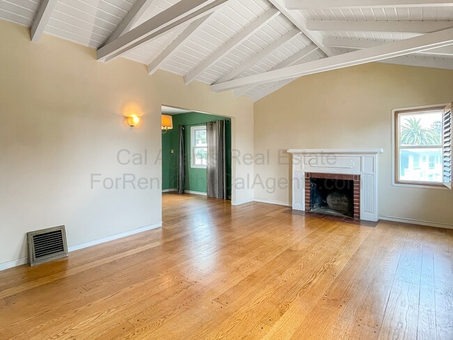 Building Photo - 3190 Texas St Rental