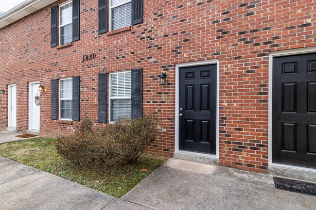 Photo - 1850 Waters Edge Dr Townhome