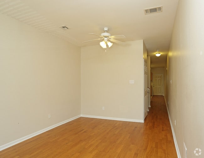 Walnut Square Apartments For Rent in New Orleans, LA