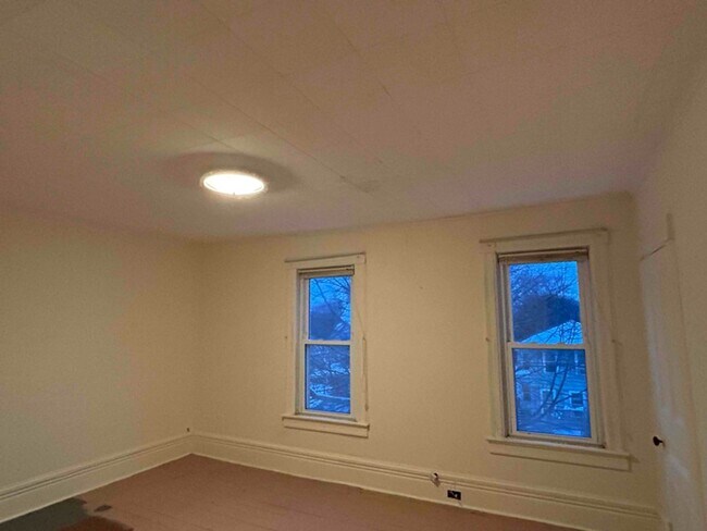 Photo - Spacious & Charming! Ready for your Family!!