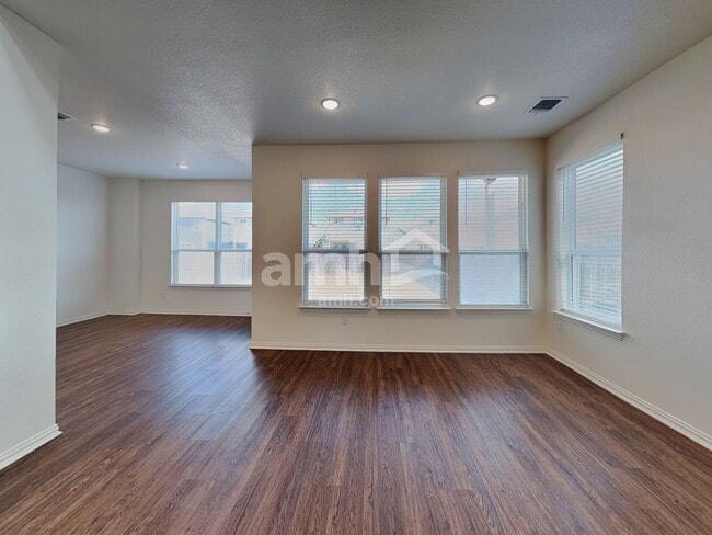 Photo - 2716 Geronimo Creek