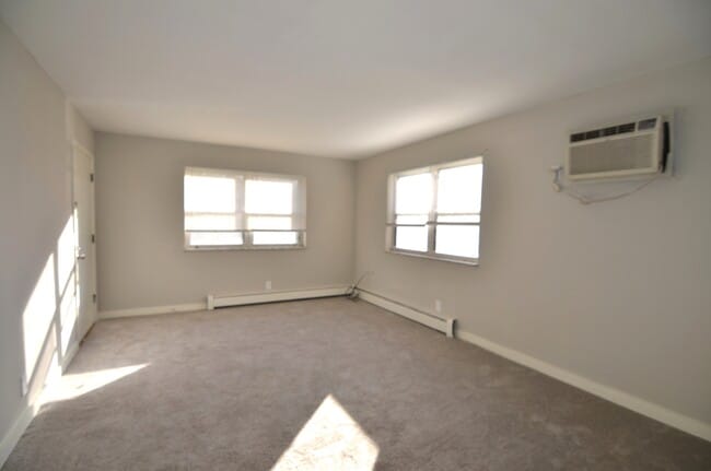 Photo - 252 Hartwell Ave Unidad 1